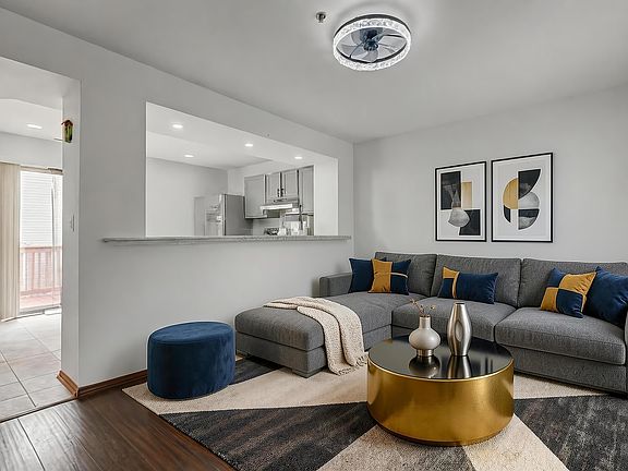 3rd image of 309 Candlelight Ct #309