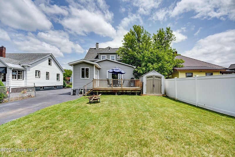 5th image of 236 Clizbe Avenue