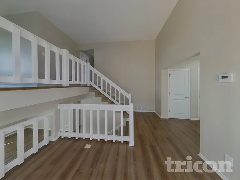 1444 Willow Creek Ln — Photo 5