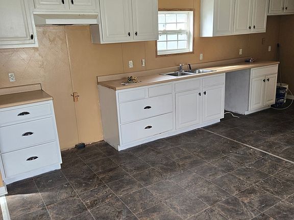 2nd image of 103 Salem St #11466619