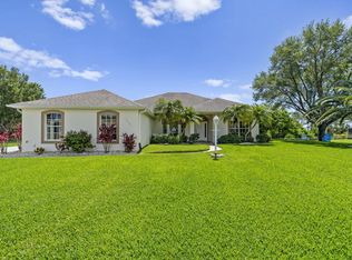 1671 Country Cove Cir, Malabar, FL 32950