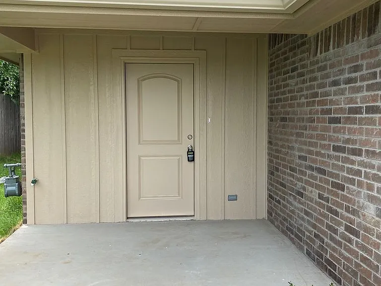 1322 E Cavanaugh St — Photo 1