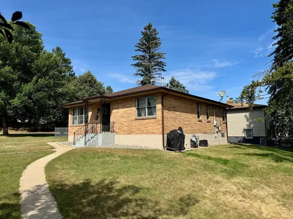 105 SE 4th St, Grand Rapids, MN 55744