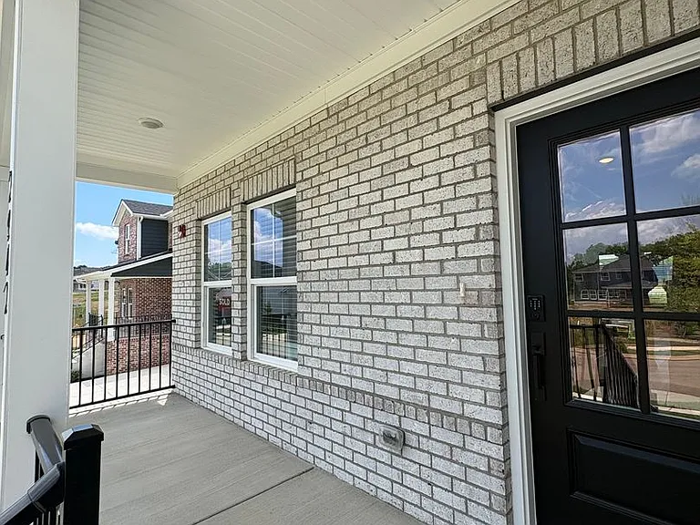 2942 Sharpstone Dr — Photo 3