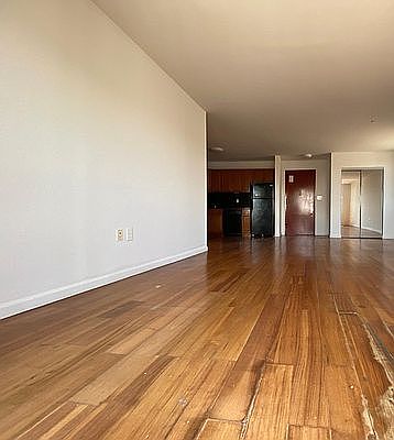 4th image of 24 Lawton St APT 6D