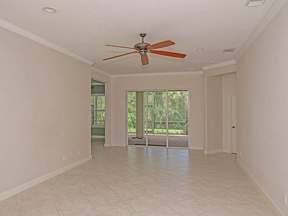 5th image of 564 NE Canoe Park Cir
