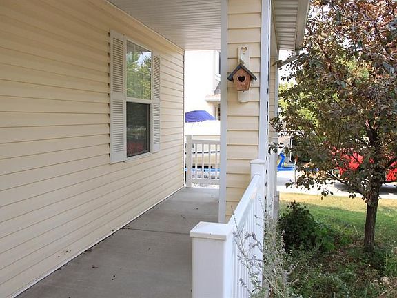 3rd image of 1521 N Candellaria Dr