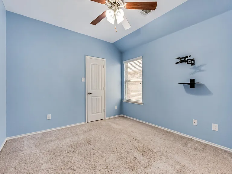 9825 Prairie Dog Ln — Photo 8
