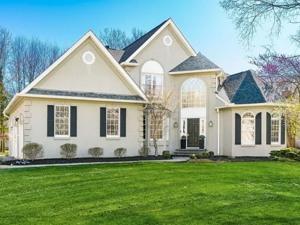 6337 Waterwood Dr, Westerville, OH 43082