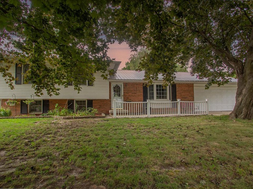 1st image of 310 S Concord AVENUE