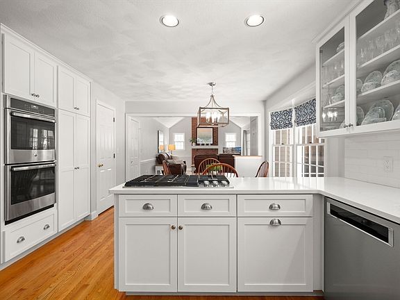 5th image of 43 Ashley Pl