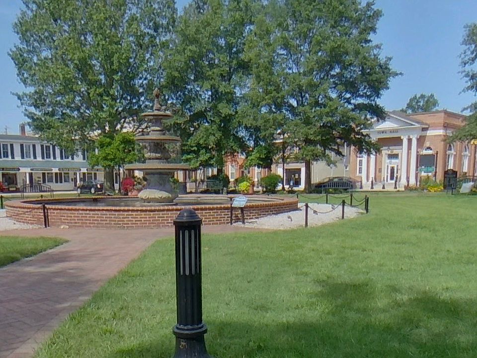 Walk to Georgetown Circle