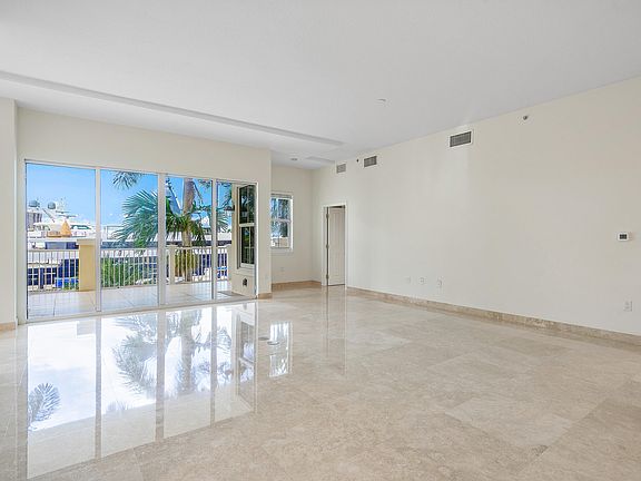 3rd image of 3920 N Flagler Dr APT 204