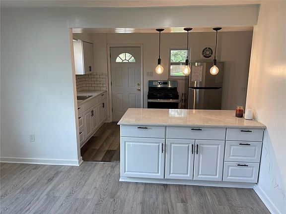 5th image of 1371 Crucible St