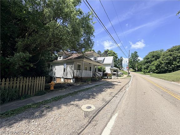 2nd image of 325 High St