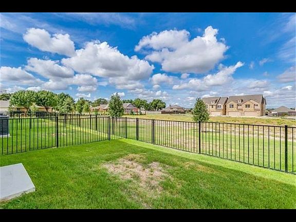 3rd image of 6811 Topaz Dr #6811