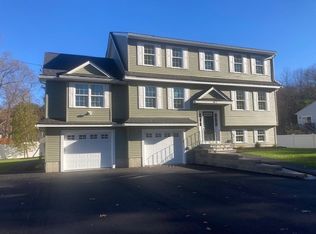 10-10A Bayberry Ln, Billerica, MA 01821