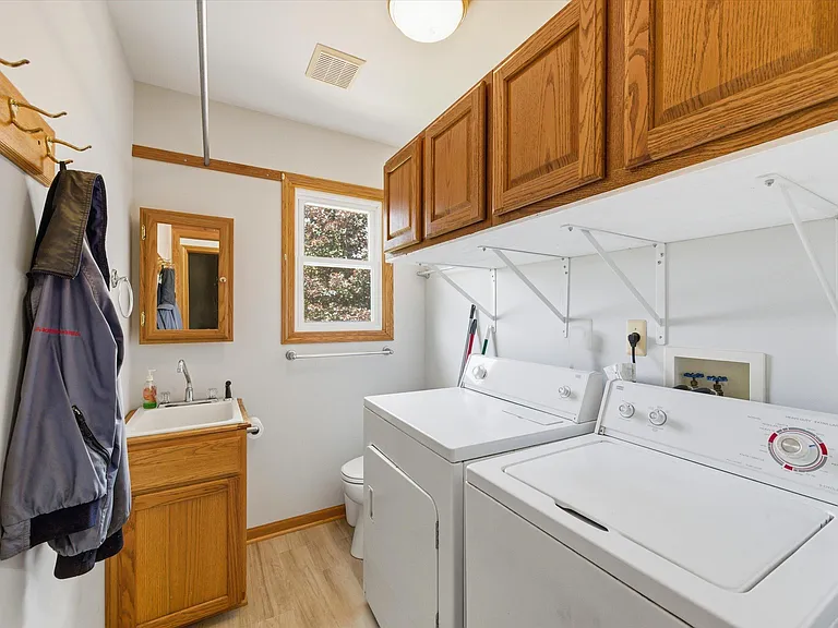 5700 W M 36 — Photo 41