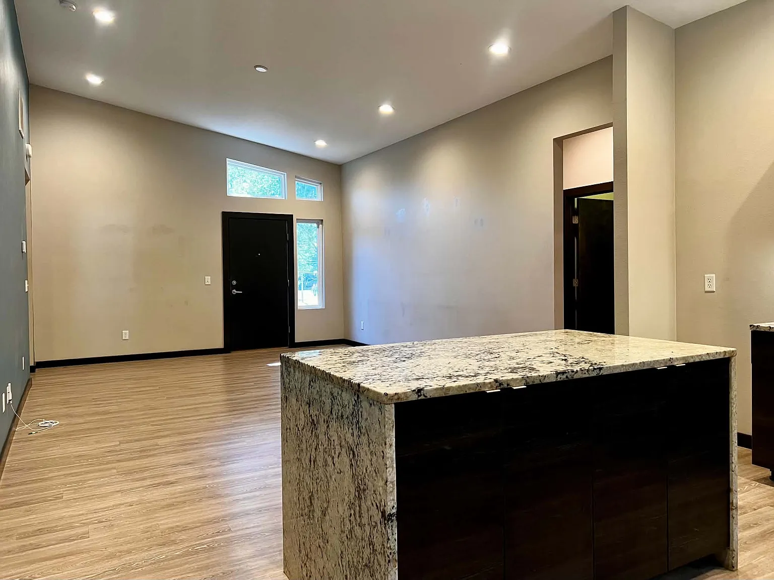 3 bed, 1280 sqft, $1,595 — Photo 3