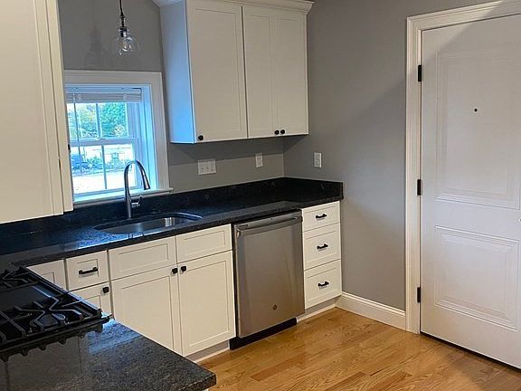 3rd image of 9 E Hoyle St #9