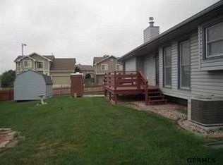 7913 La Vista Dr, La Vista, NE 68128