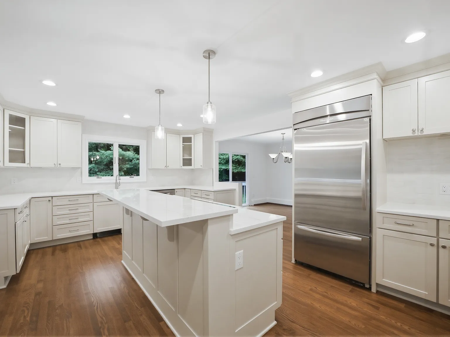 5 bed, 4336 sqft, $9,000 — Photo 2