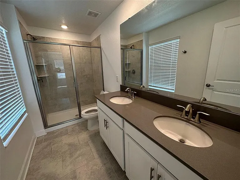 2911 Addison Blvd — Photo 12
