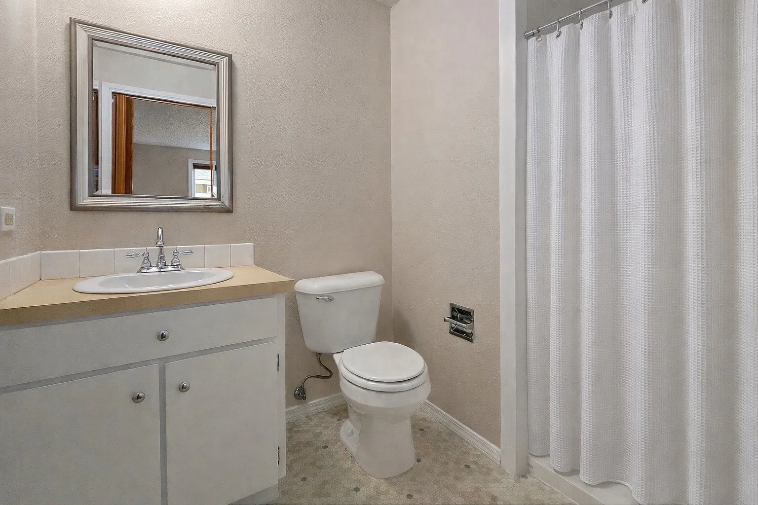 4 bed, 1456 sqft, $1,200 — Photo 3
