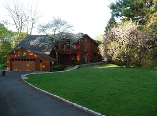 14 Pleasant View Pl, Old Greenwich, CT 06870