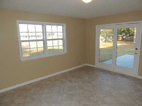 2nd image of 320 Sikes Cir NW