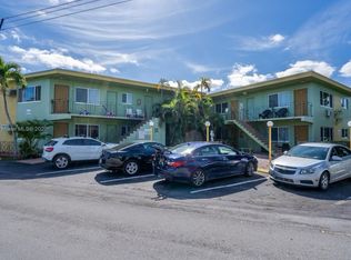 17190 S Glades Dr #11, Miami, FL 33162