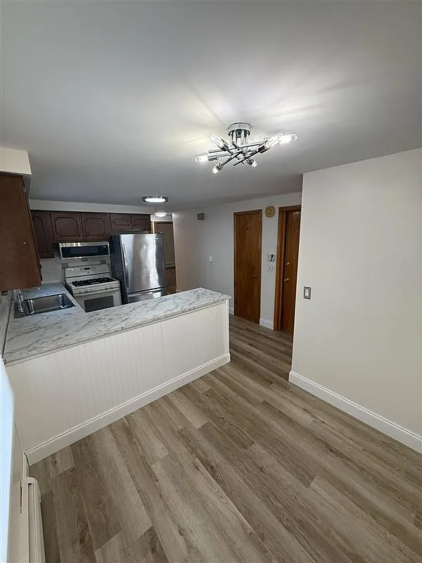 2 bed, 1200 sqft, $1,600 — Photo 2
