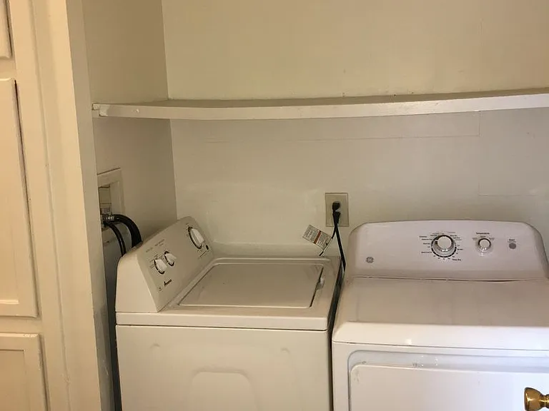 411 SW Tyler St #413 — Photo 8