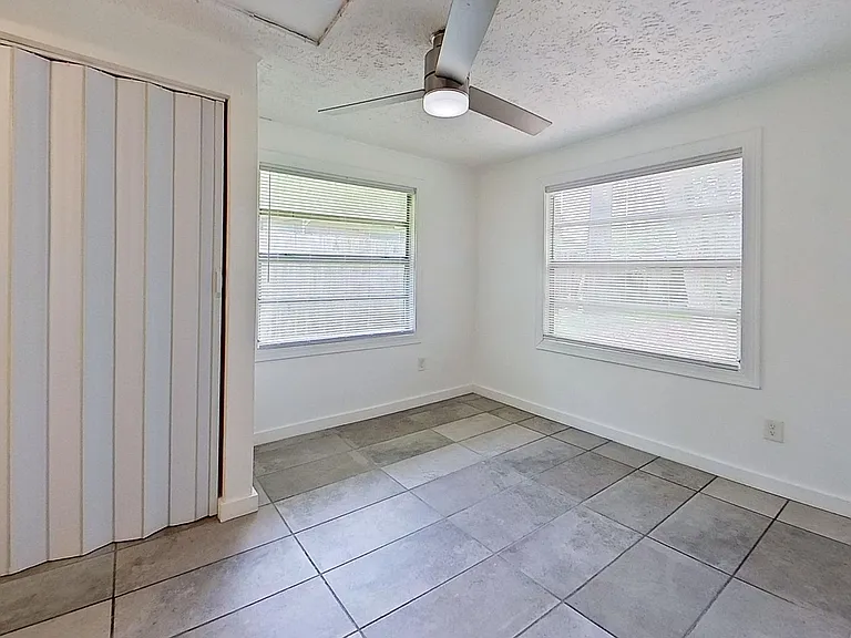 1323 Woodruff Ave — Photo 13