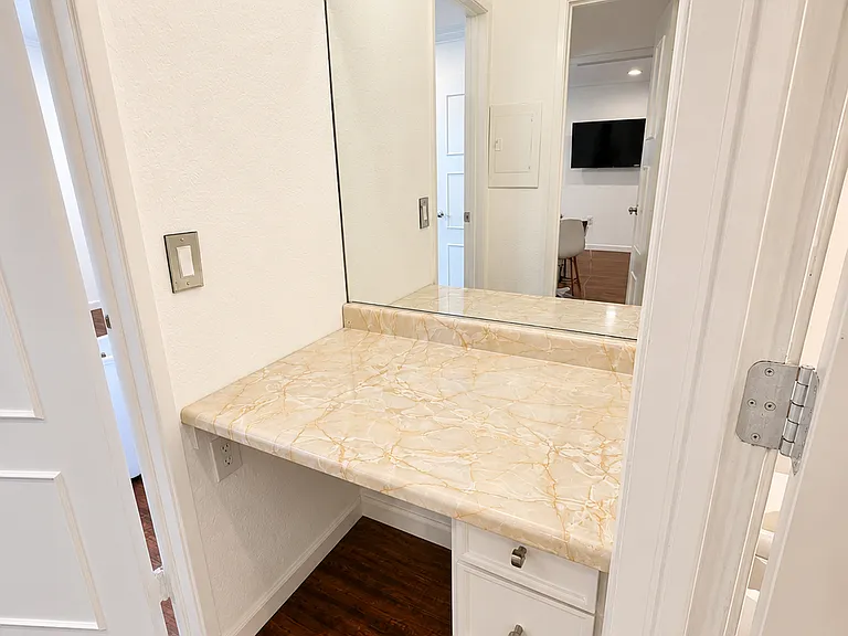 1351 N Orange Dr #109 — Photo 14