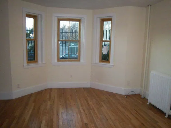 212 Hemenway St APT 1, Boston, MA 02115