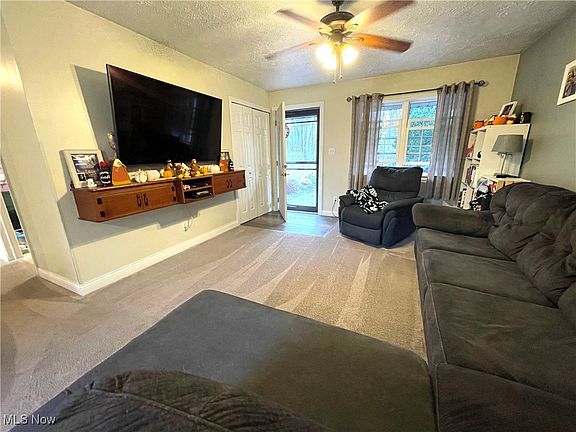 3rd image of 6619 Magnolia Dr