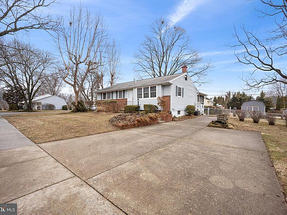 2nd image of 2610 Dean Dr