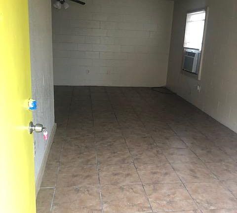 2nd image of 711 27th St #17