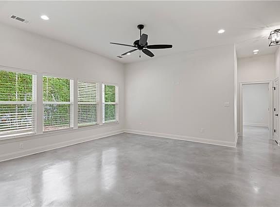 3rd image of 82249 Magnolia St