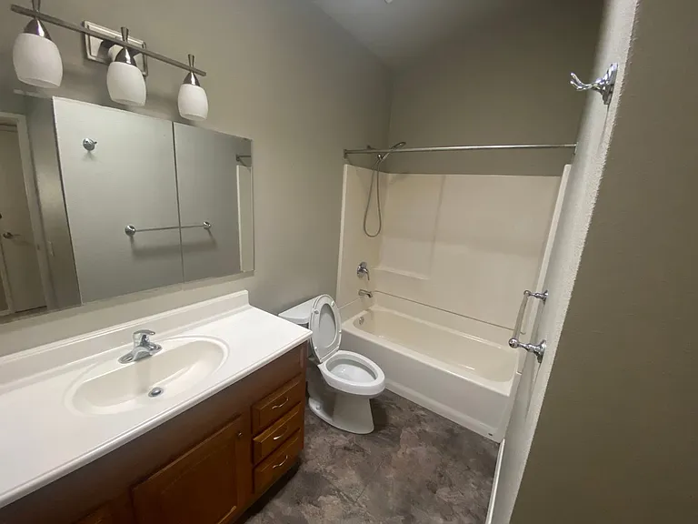 4937 Clear Cir — Photo 16
