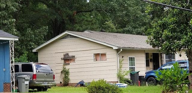 2nd image of 215 Windsor Dr