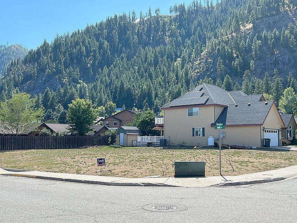 2nd image of 301 Meadow Dr