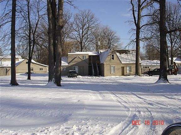 2 Upper and 2 Lower Units