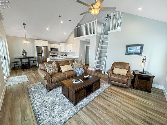 5th image of 545 W Lakeshore Dr #6