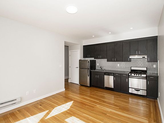2nd image of 520 Scott St #5