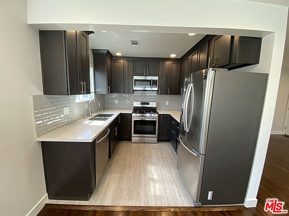5th image of 1055 S Sherbourne Dr APT 3