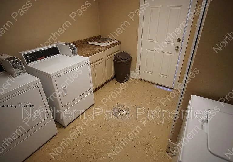 8604 Lawson St #3 — Photo 12