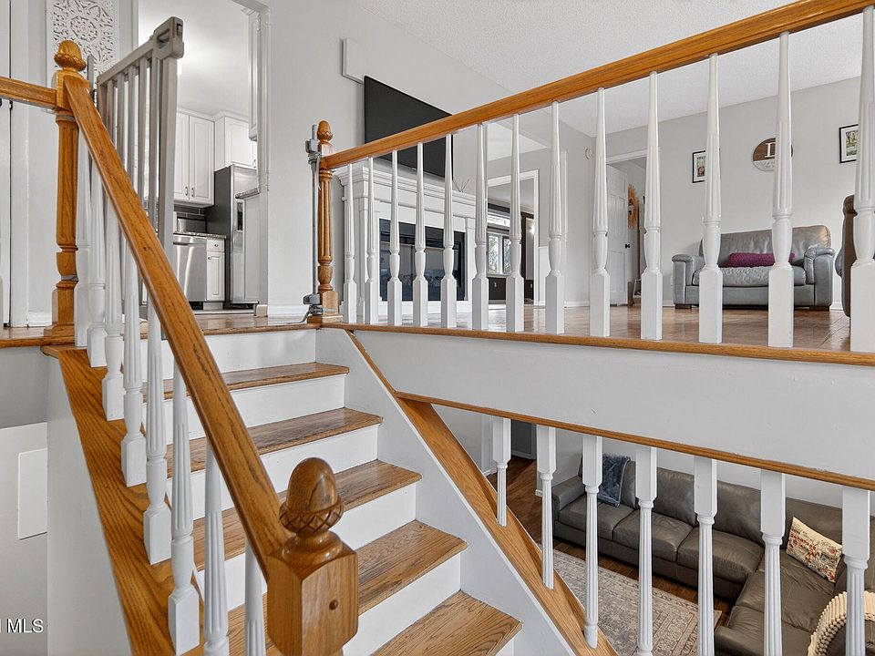 766 Westmoreland Drive, Niskayuna, NY 12309 | Zillow