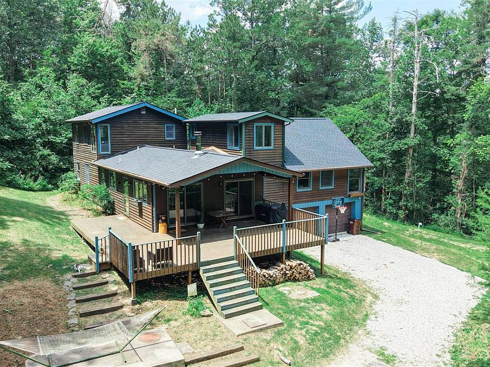 1st image of 2221 Blue Creek Rd